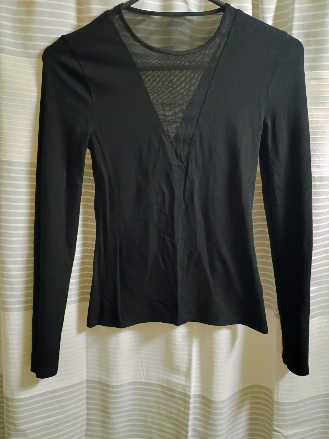 Black Long Sleeve Mesh V-Neck Top