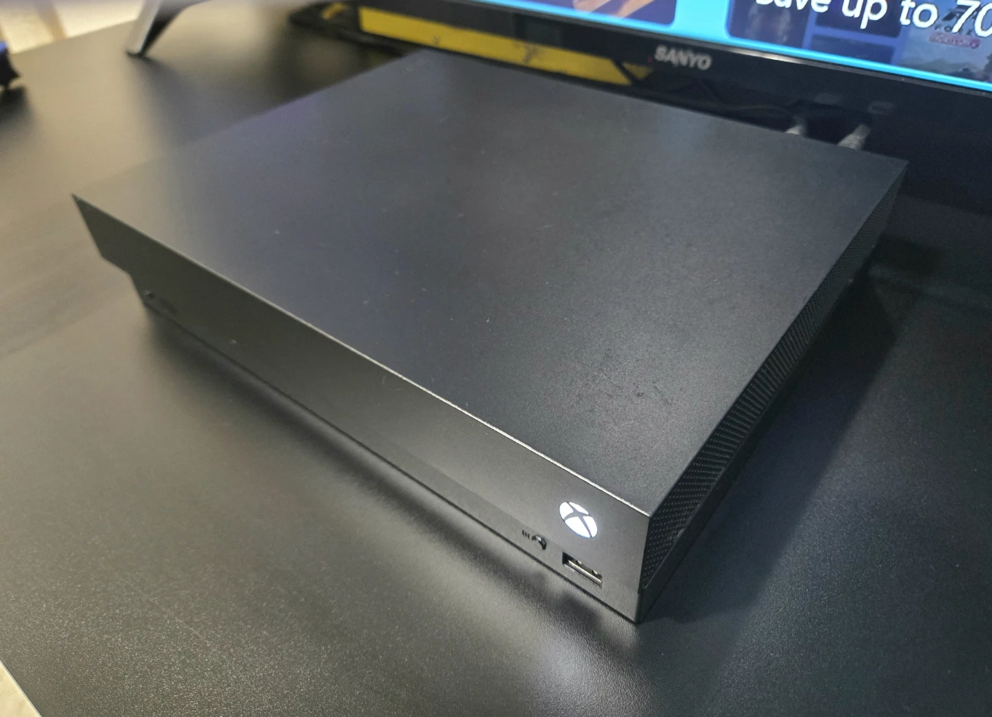 XBOX ONE X 1TB CONSOLE + CONTROLLER + FORZA 5 - photo 2