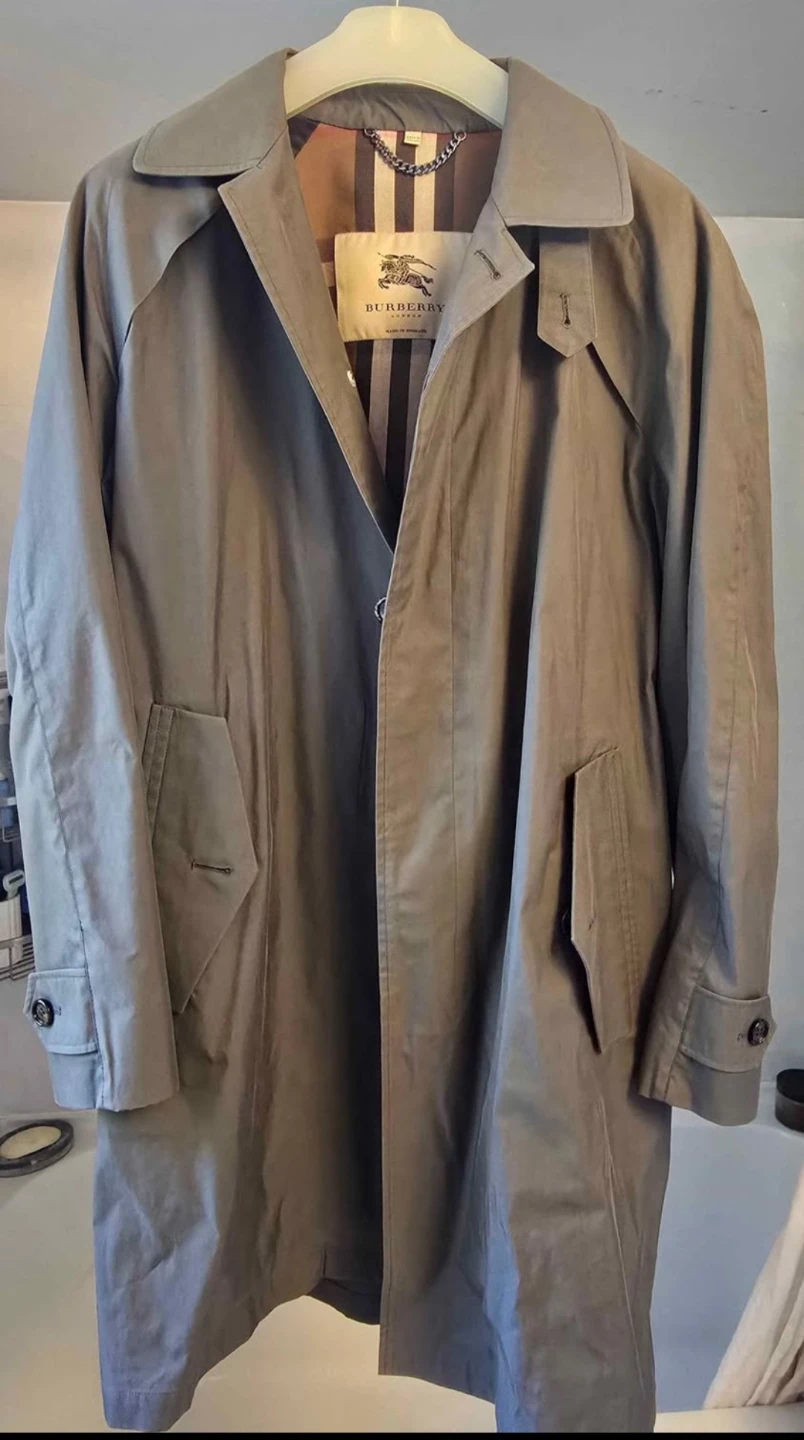 Burberry London Men's Trench Coat Size 52R