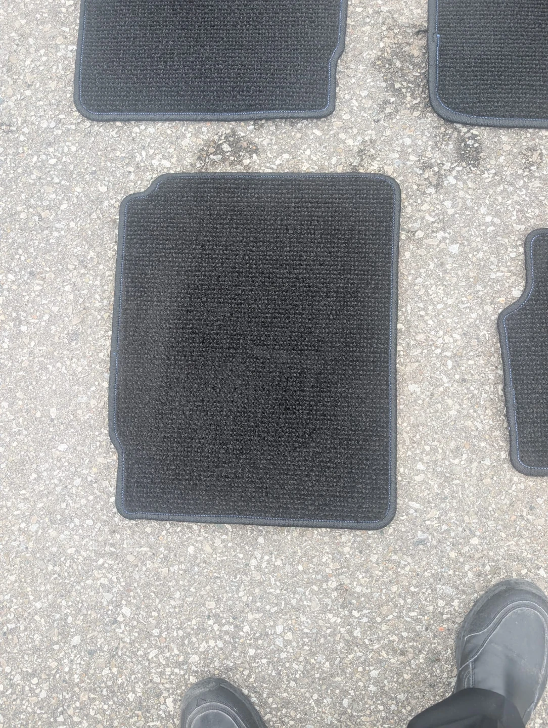 Set of 4 Black Carpet Floor Mats for Toyota Corolla - photo 4