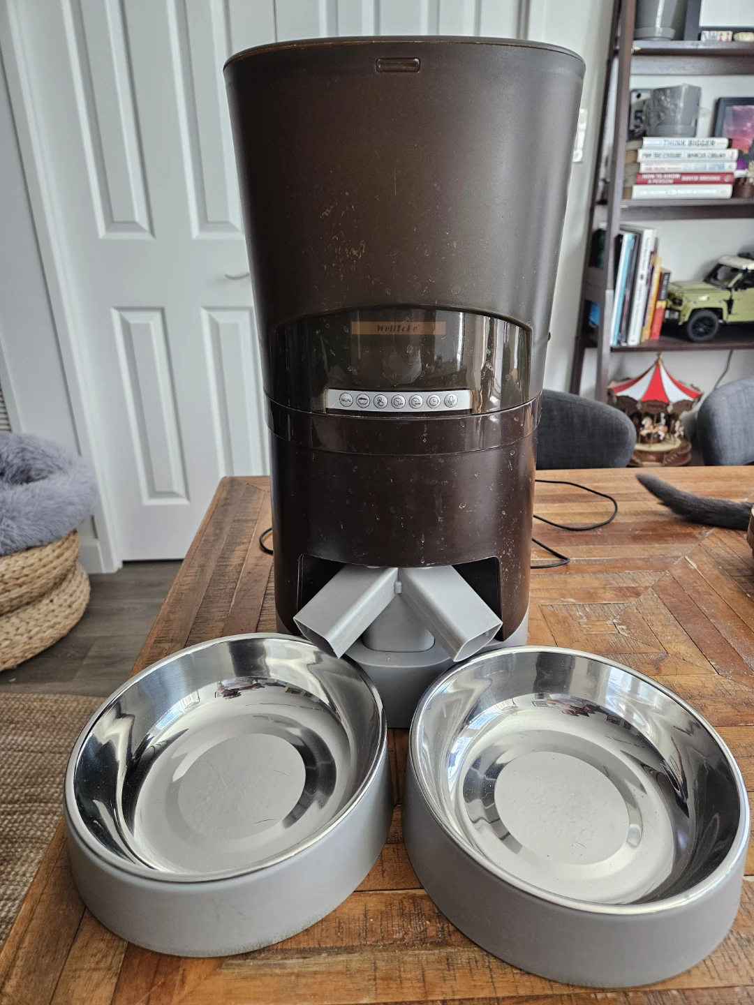 Wellifeo Automatic Pet Feeder with Dual Bowls