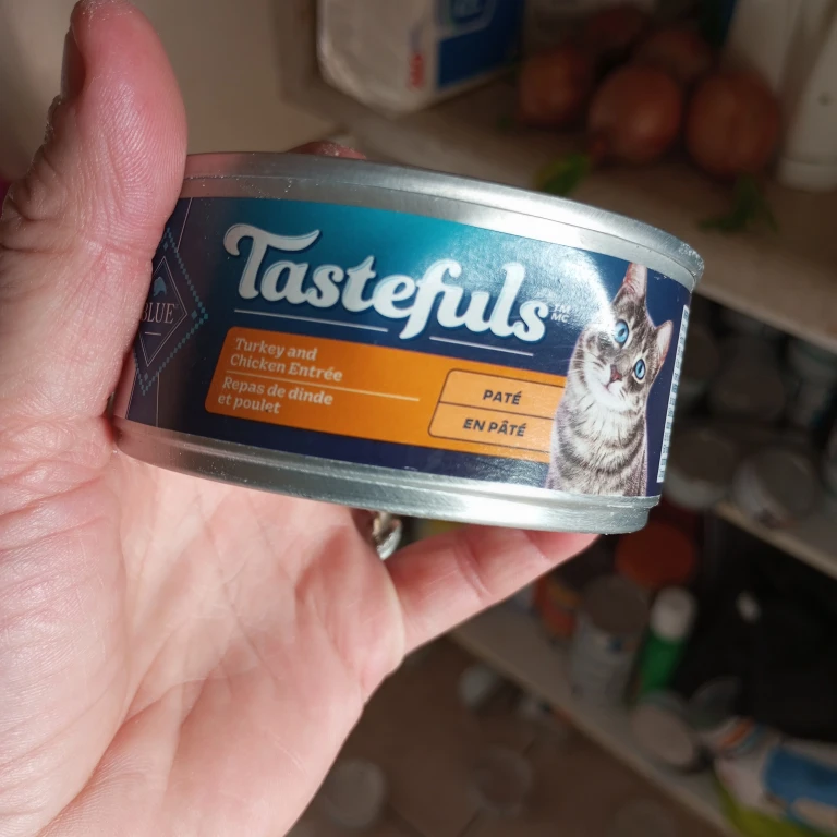 Tastefuls Turkey and Chicken Entrée Cat Food
