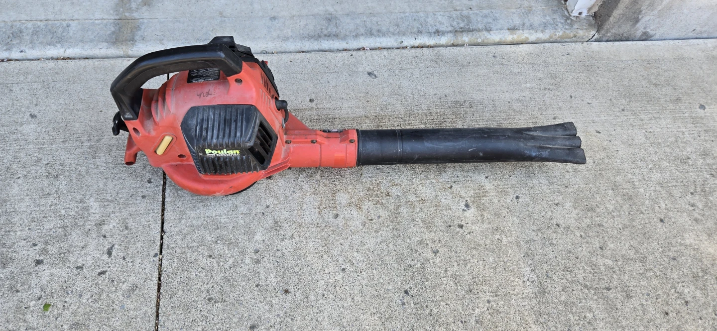 Poulan Gas Leaf Blower