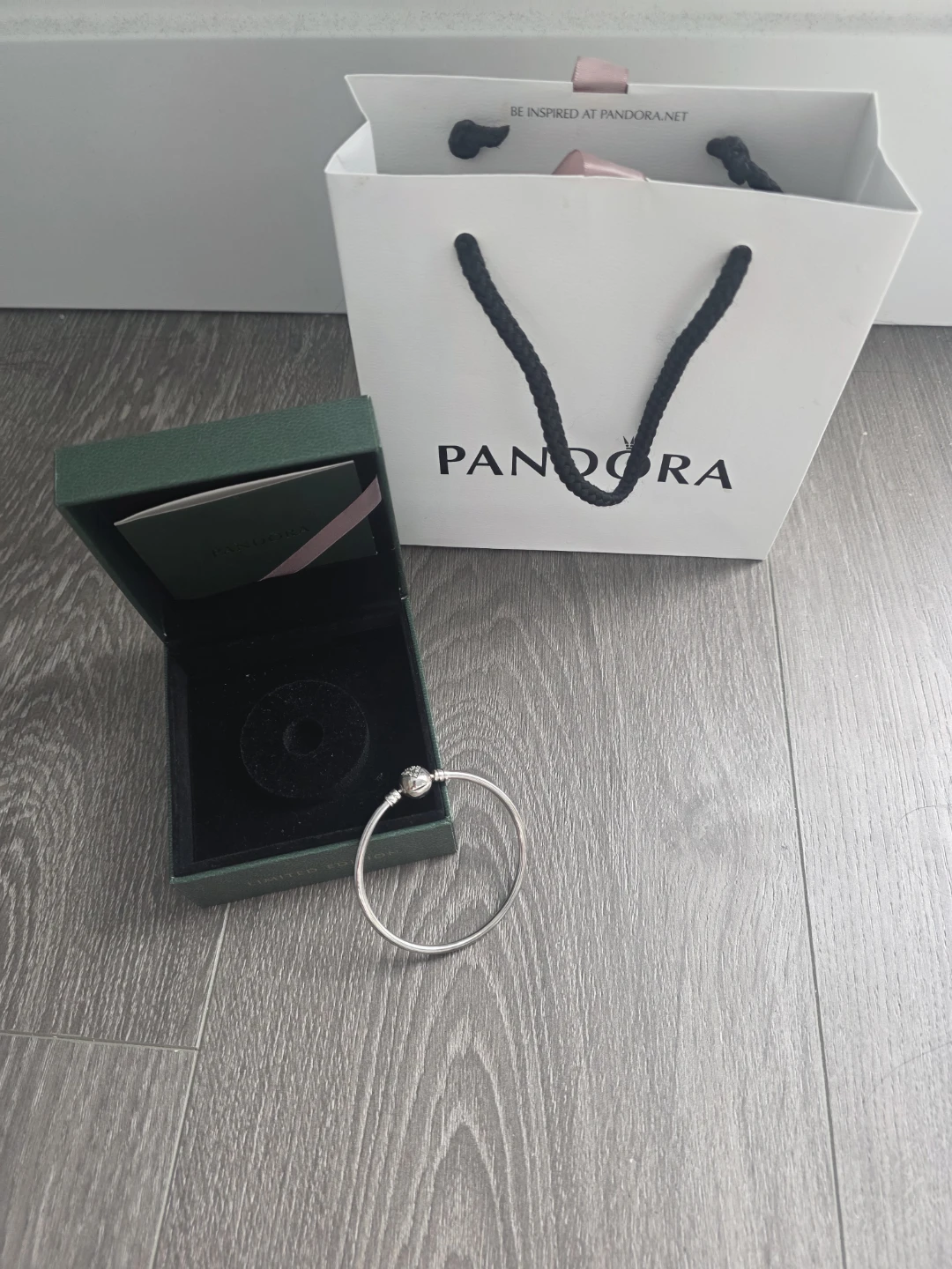 Pandora Limited Edition "You melt my heart" Bangle Bracelet
