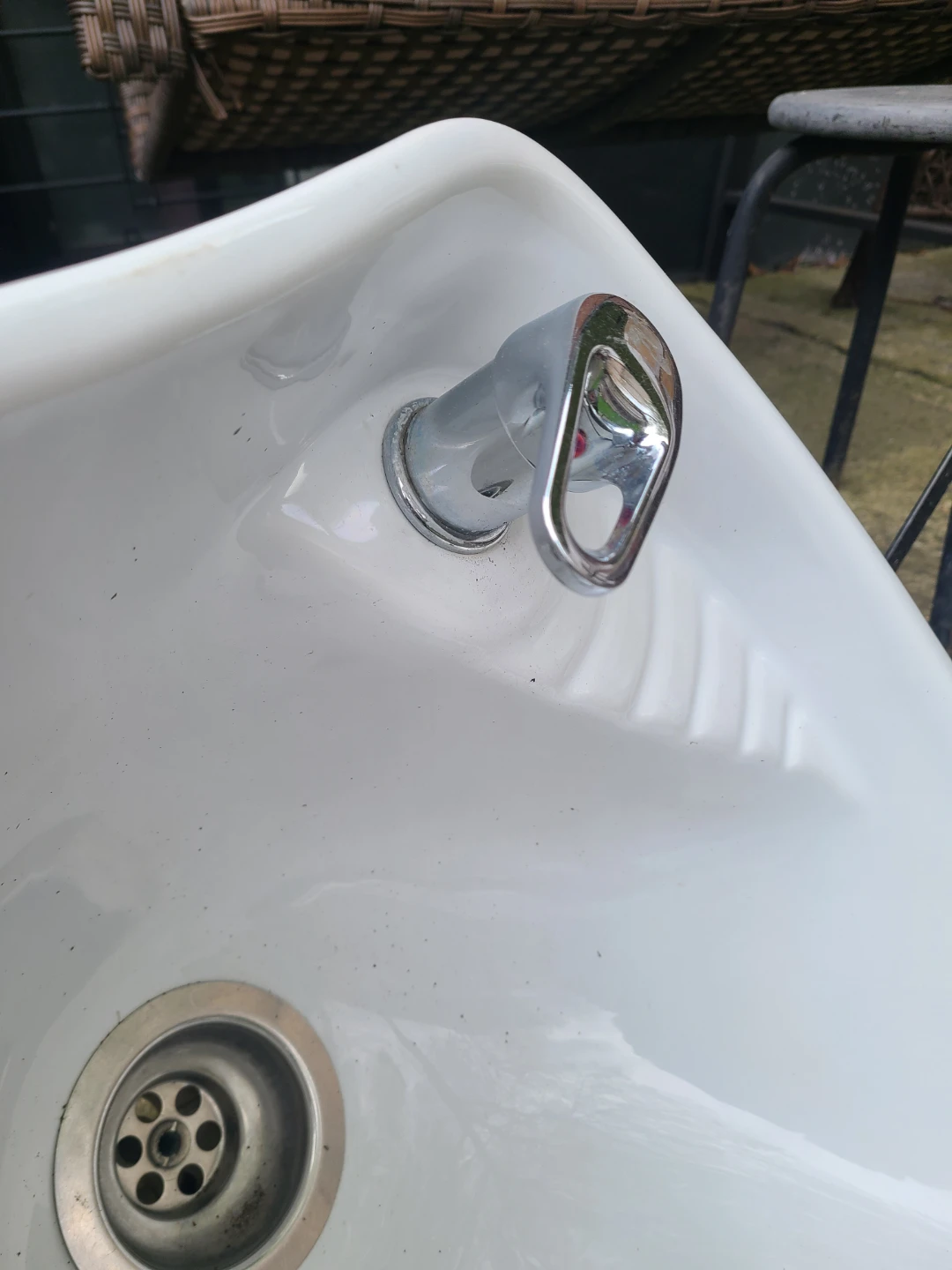 White Ceramic Backwash Hair Salon Sink 💇‍♀️ - photo 2