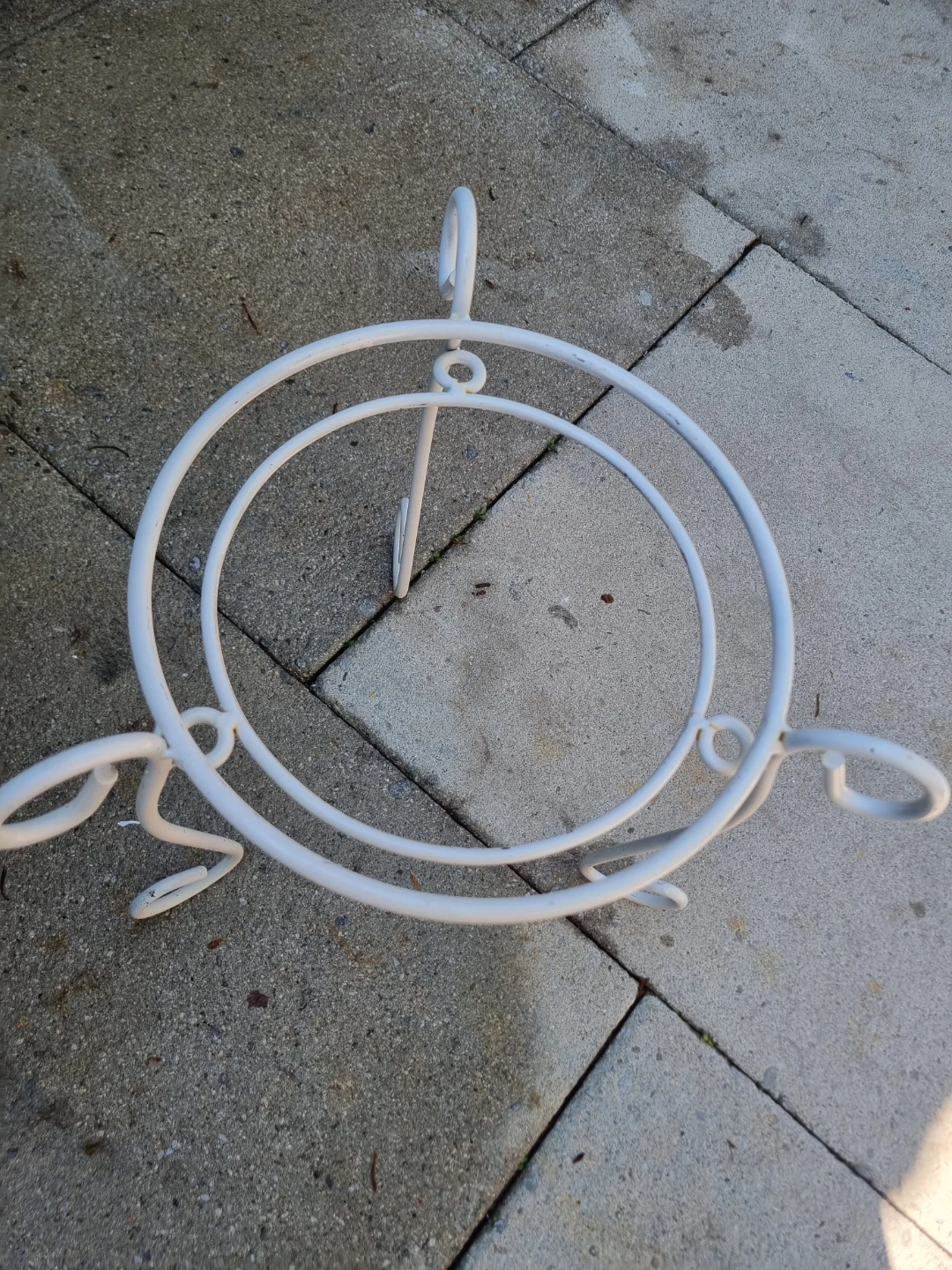 White Metal Plant Stand