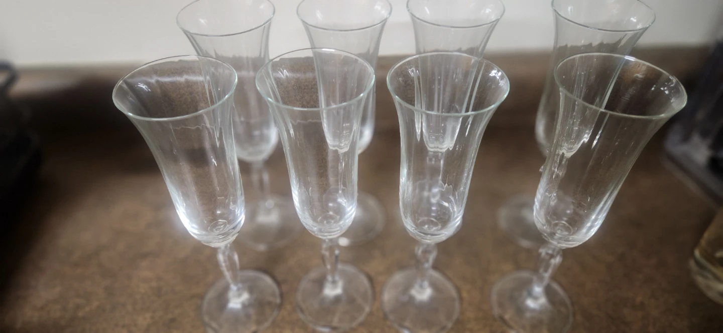 Set of 6 Clear Glass Champagne Flutes - photo 2