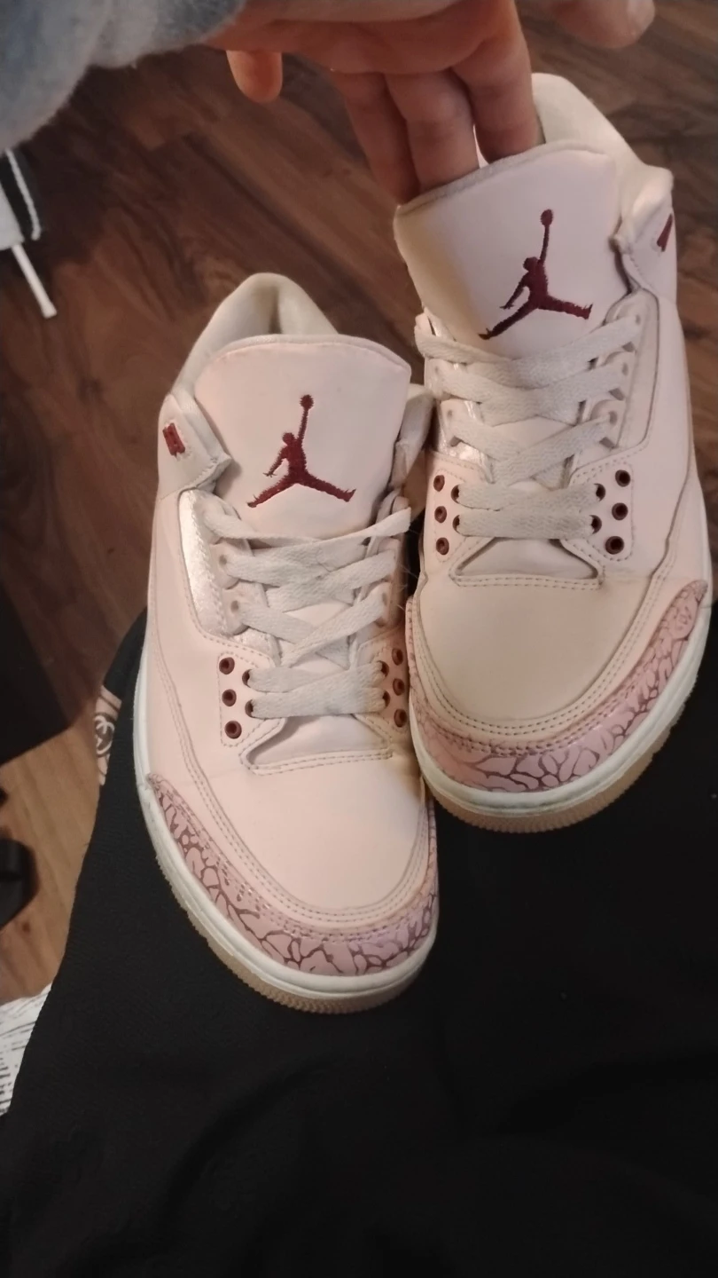 Women's Jordan's - photo 2