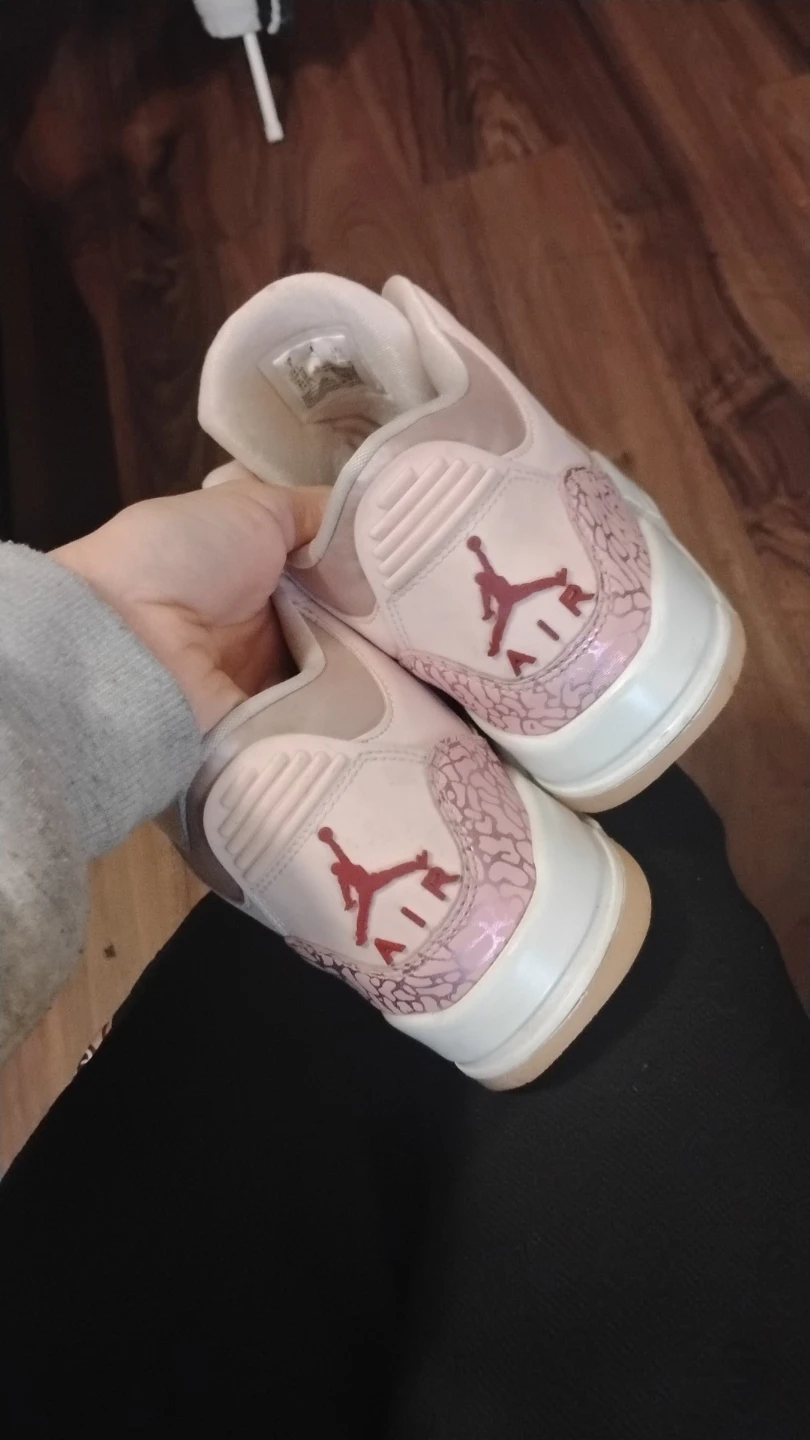 Women's Jordan's - photo 3