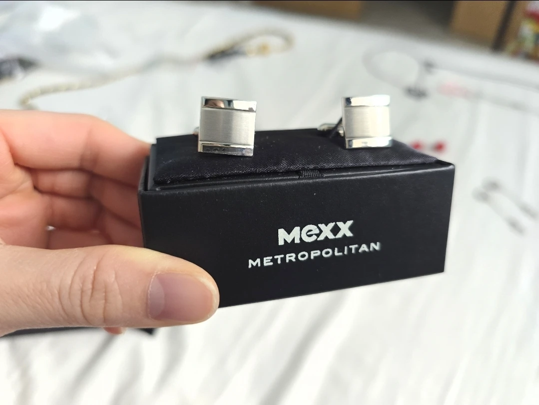 Brand New MEXX METROPOLITAN Mens Plain Silver Square Cufflinks