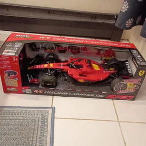 Maisto Ferrari SF23 R/C Racing Car 1/10