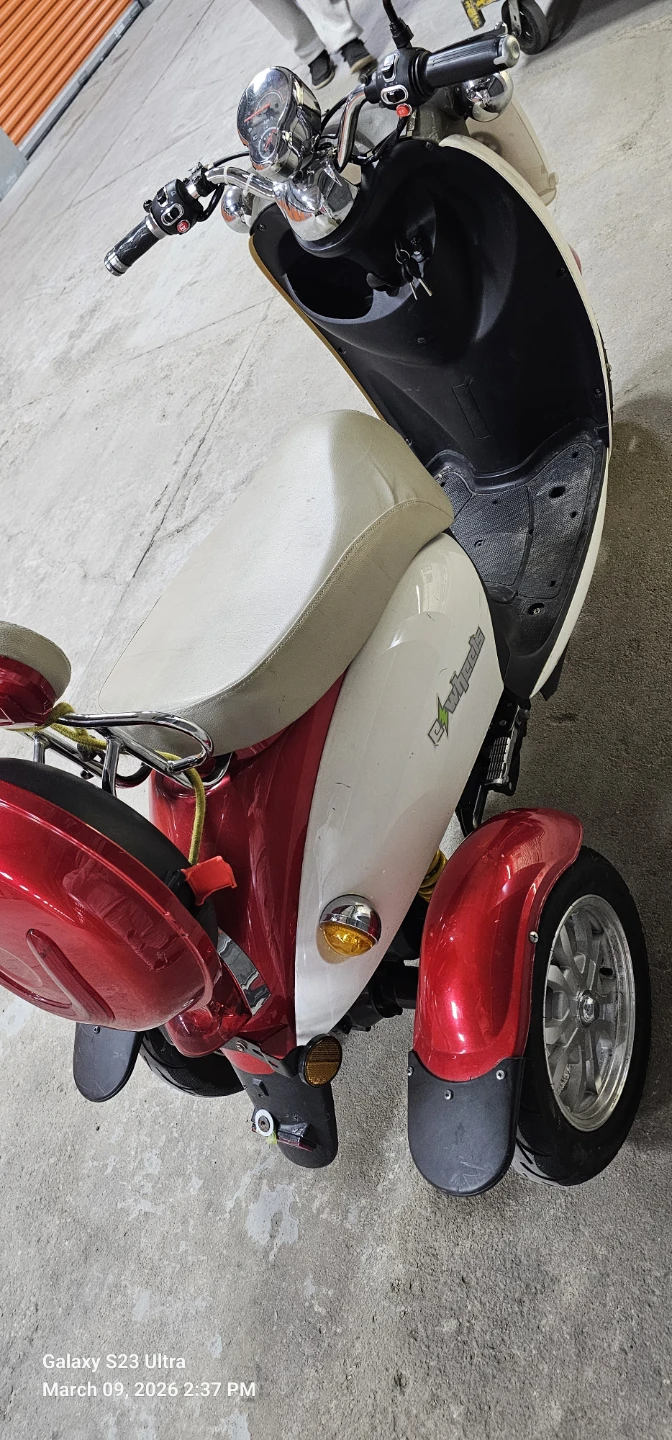 Red and White Electric Scooter (with new charger) - photo 3