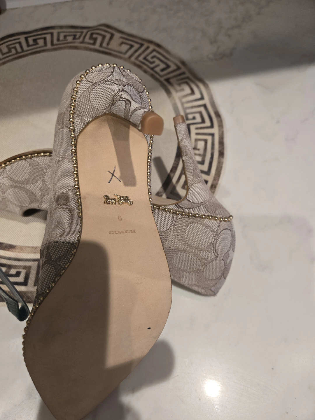 Coach Signature Heels - Size 6 - photo 5