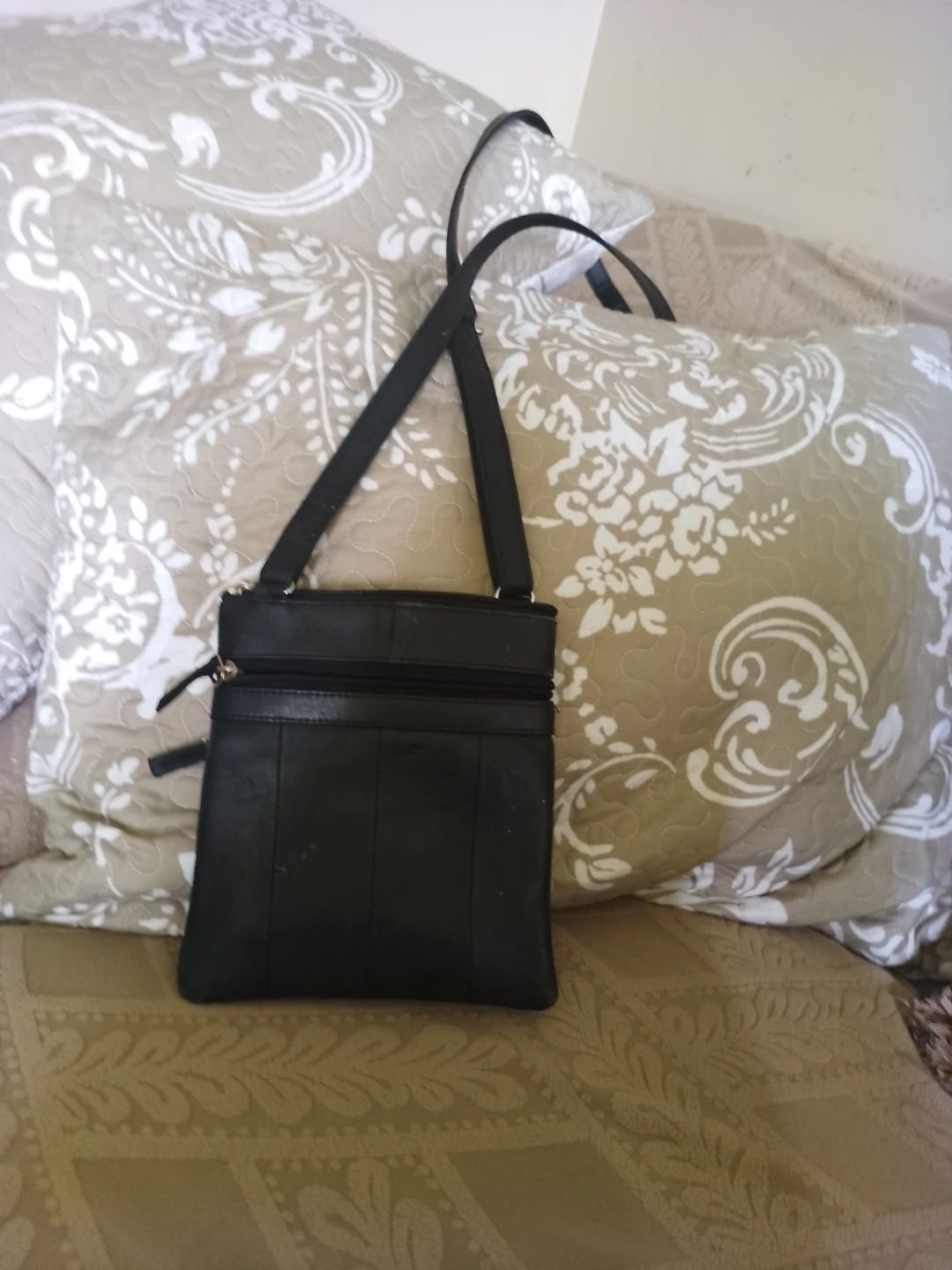 Black Leather Crossbody Bag - photo 3