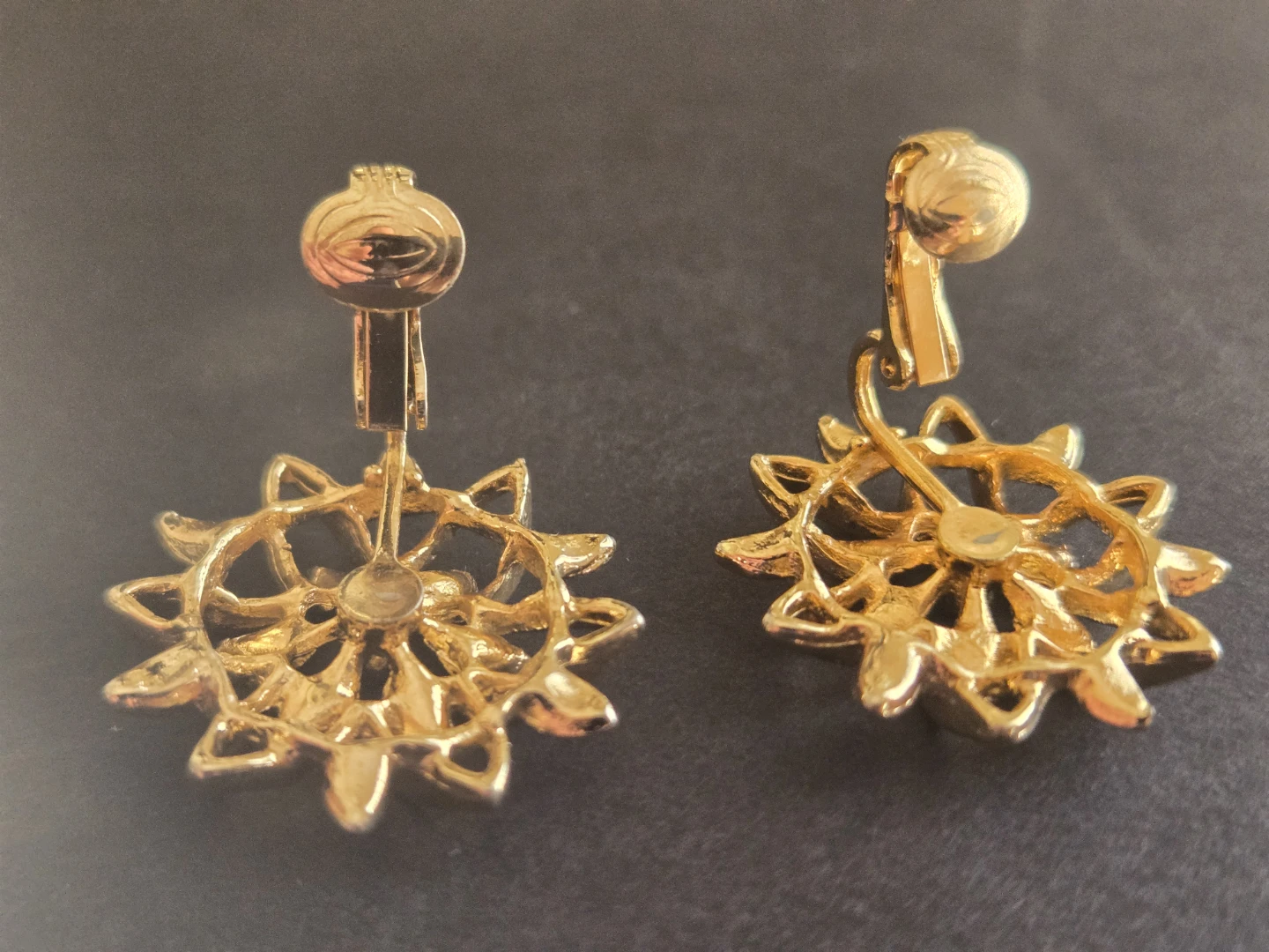 Sarah Coventry Floral Motif Clip on Earrings - photo 2
