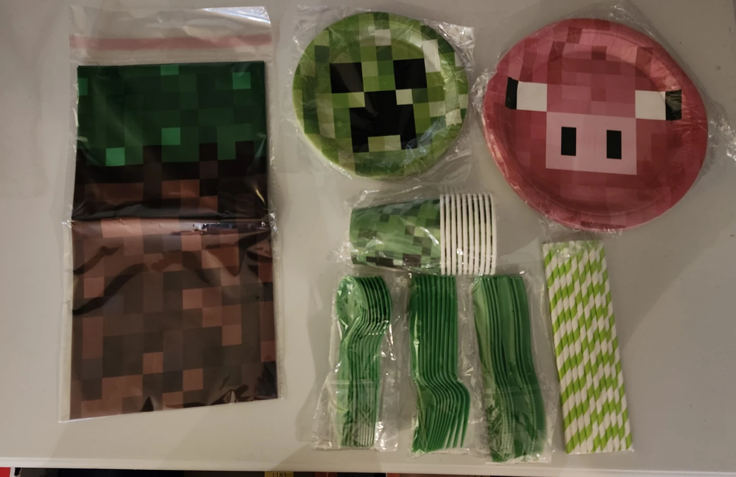 Minecraft Party Supplies Set - Plates, Cups, Cutlery, Napkins