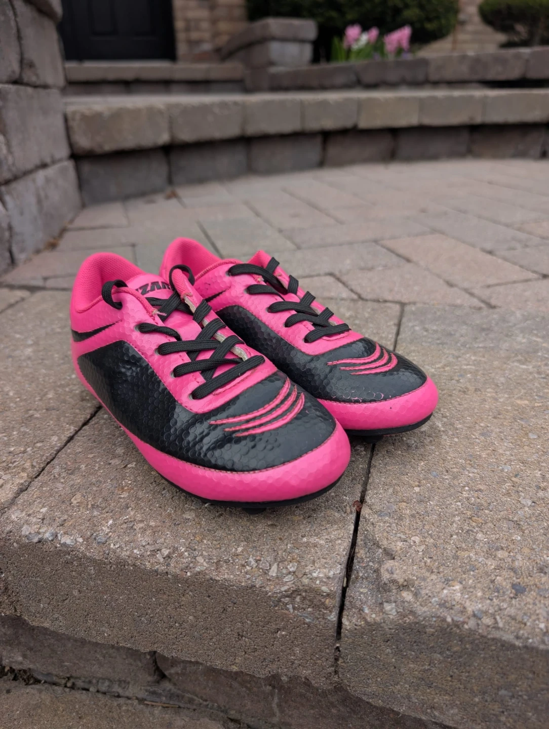 VIZARI Soccer Cleats - Pink/Black - girls size 1