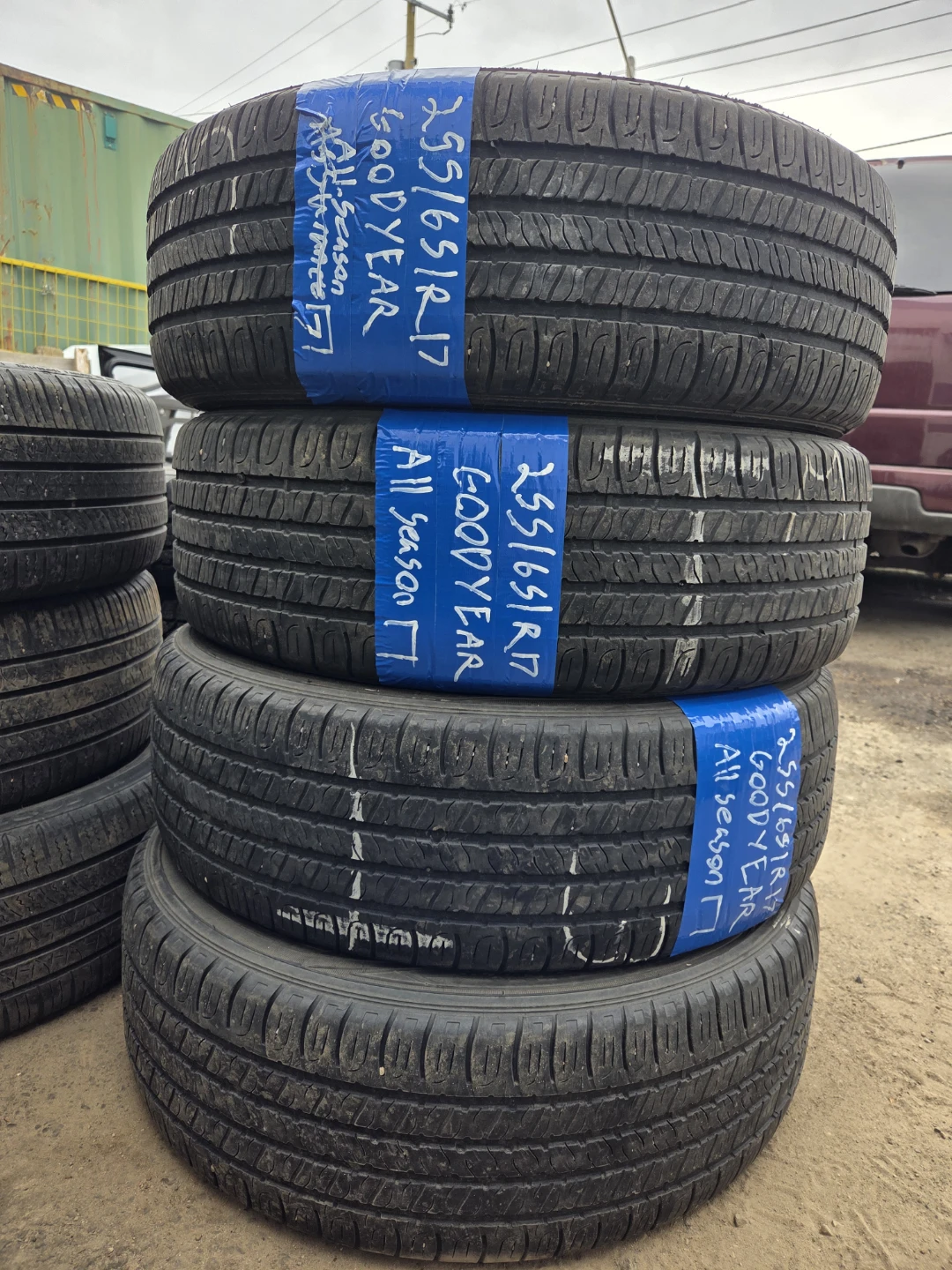 Goodyear All Season 255/65R17