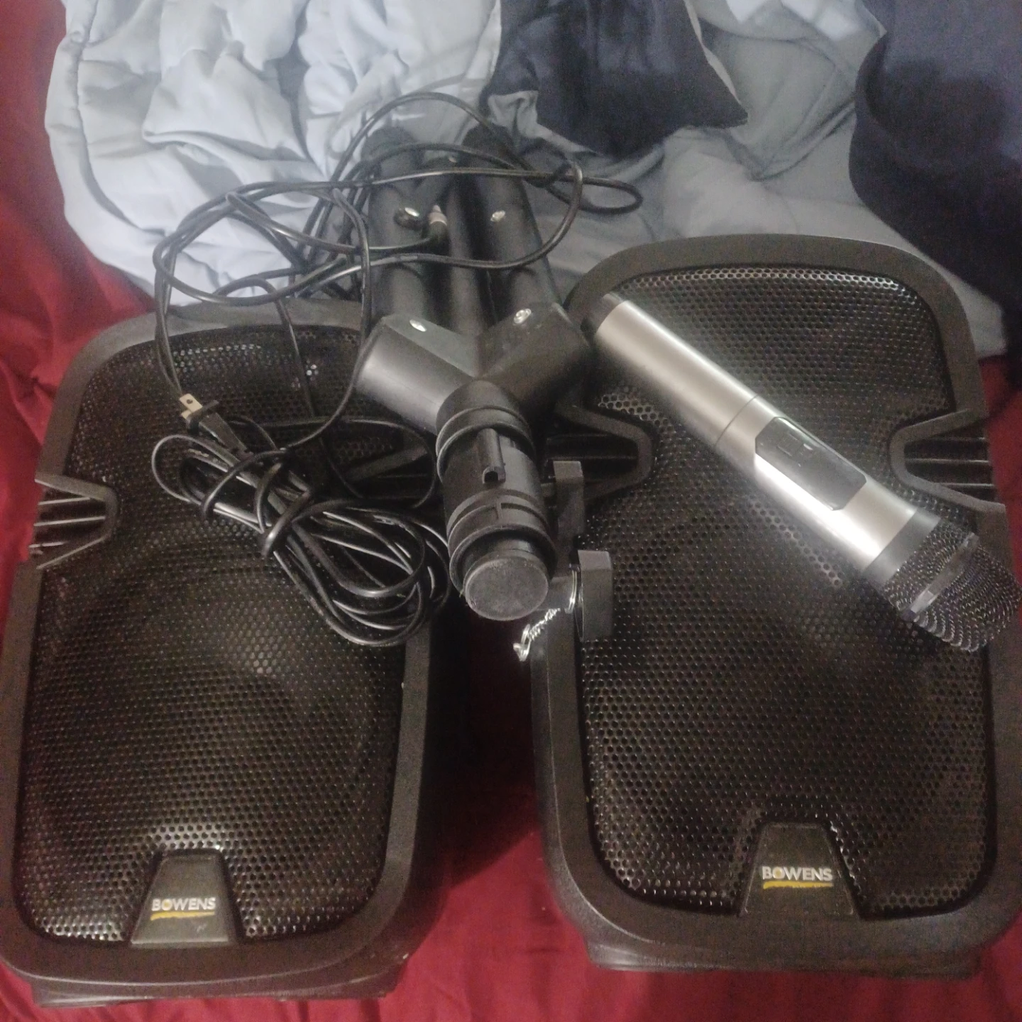 BOWENS Portable PA Speaker System with Microphone