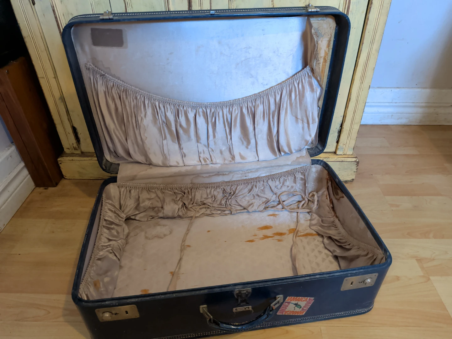 Vintage Blue Suitcase - photo 3