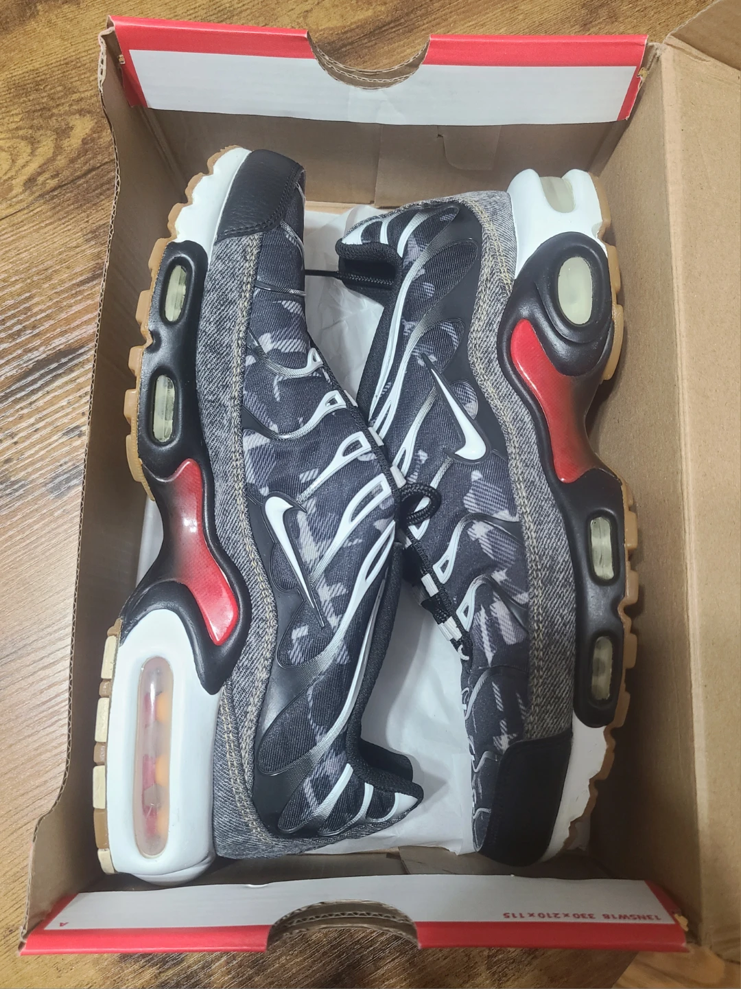 NIKE Air Max Plus SE Remix Pack Sneaker Men's Size 9 US