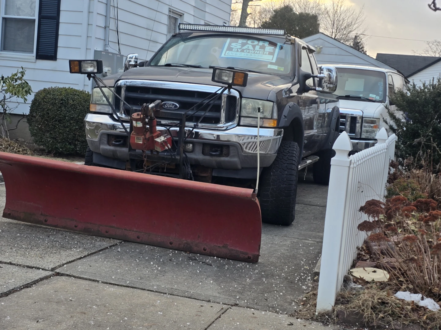 Ford F-Series Plow and Spreader Truck - photo 2