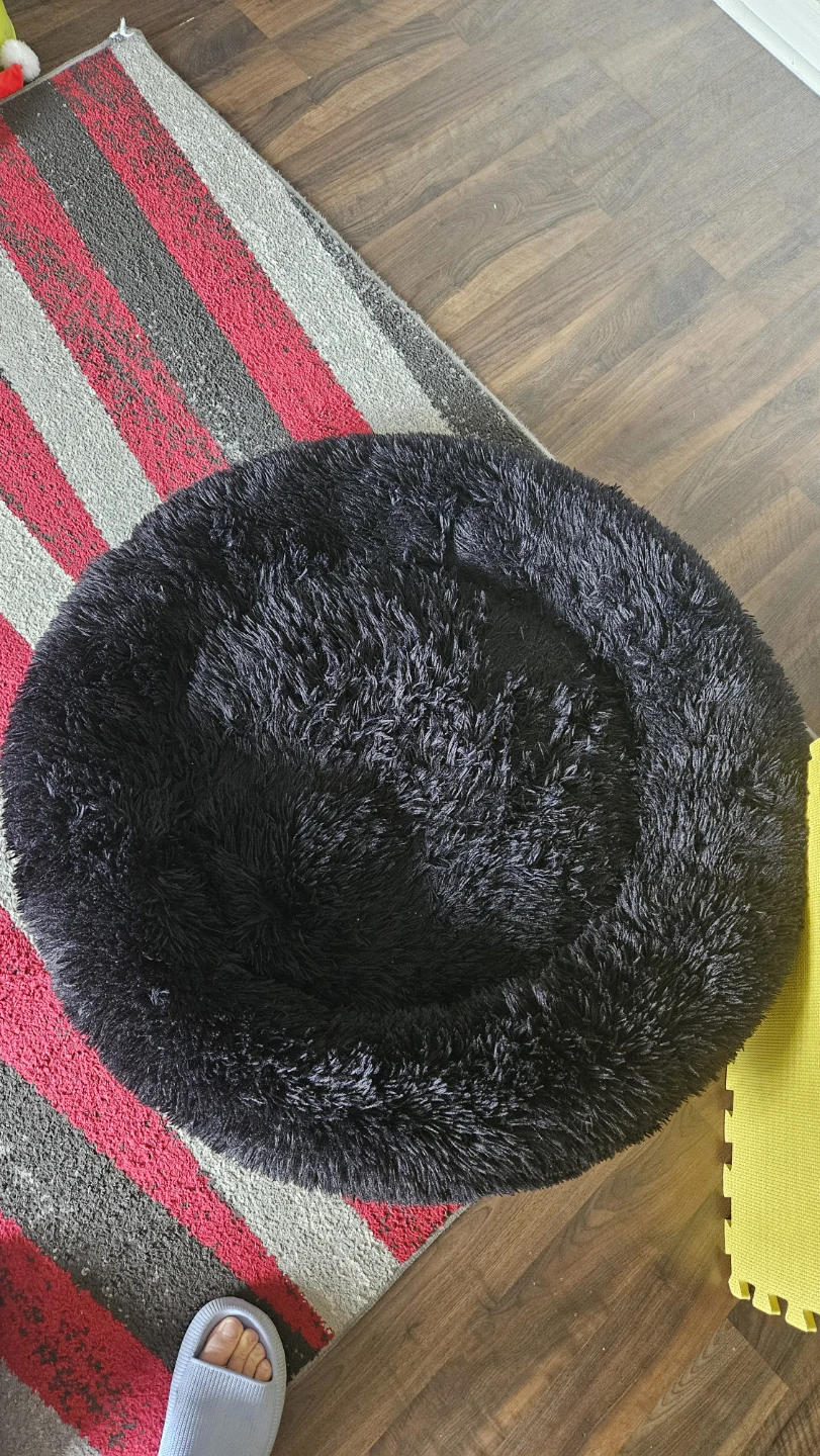 Fluffy Black Round Pet Bed
