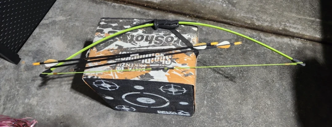 Delta McKenzie Archery Shooting Target Block with Bow and Arrows - photo 2