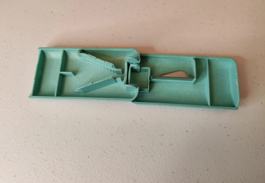 Teal Pill Cutter - photo 2