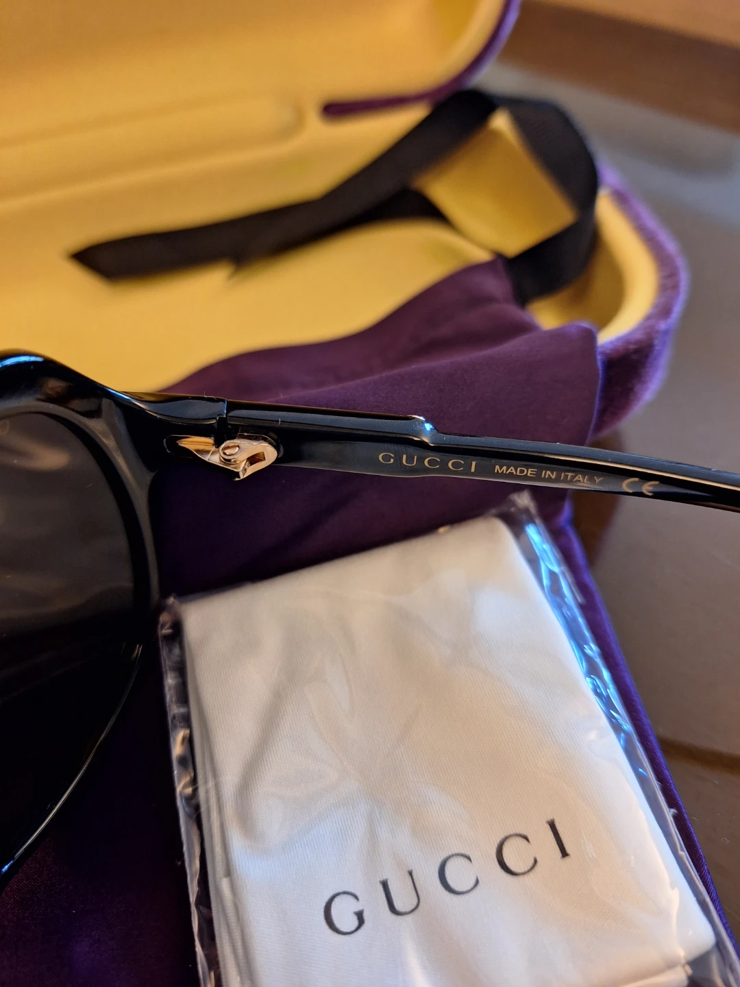 GUCCI Black Women's Sunglasses with Case - photo 2