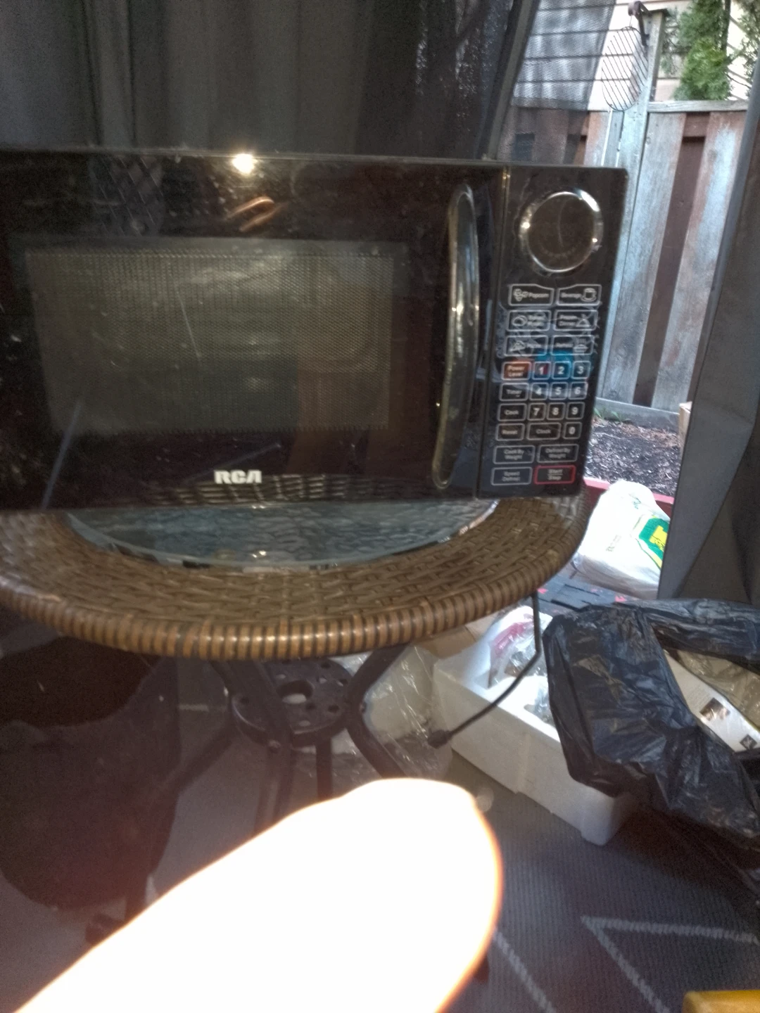 RCA Black Microwave Oven