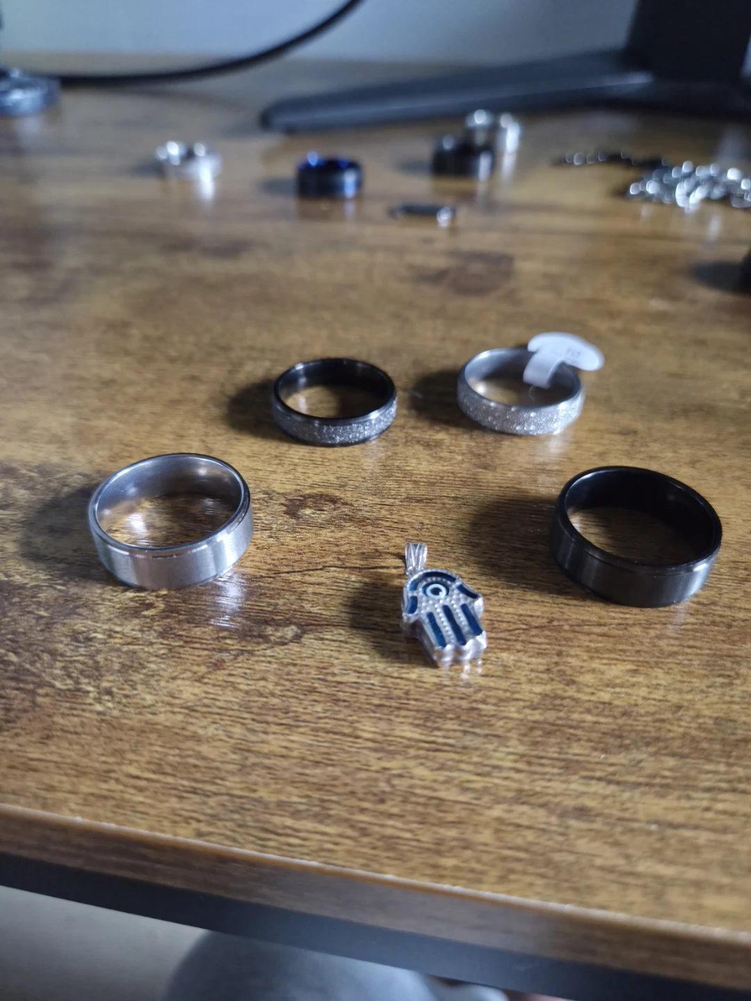 Mixed Lot of Rings and Hamsa Pendant - photo 3