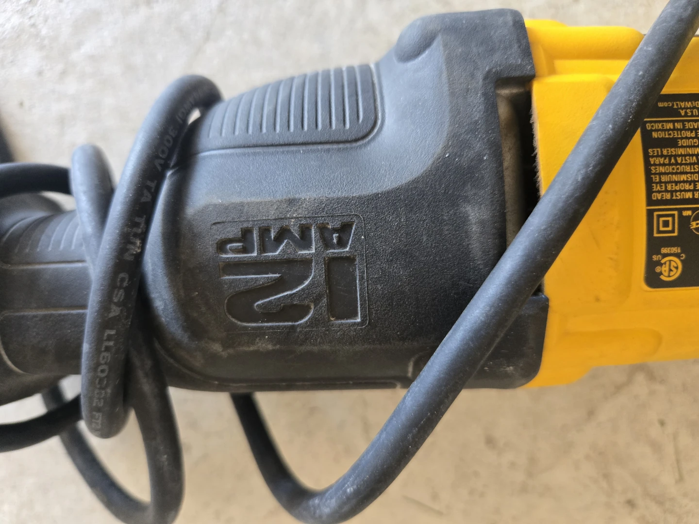 DEWALT DWE305 V.S. Reciprocating Saw - photo 3
