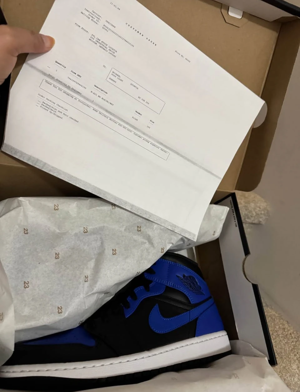Air Jordan 1 Mid SE "Hyper Royal" - photo 2