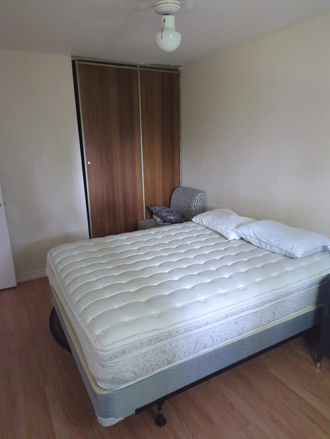 Furnish Room For Rent Females Only