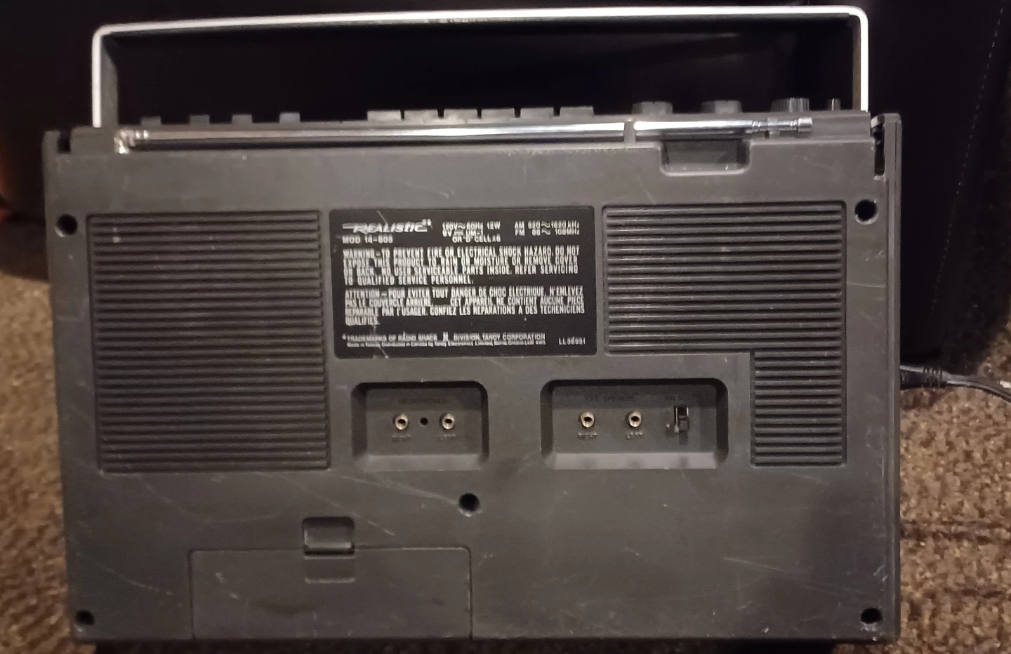 Vintage realistic boombox - photo 5