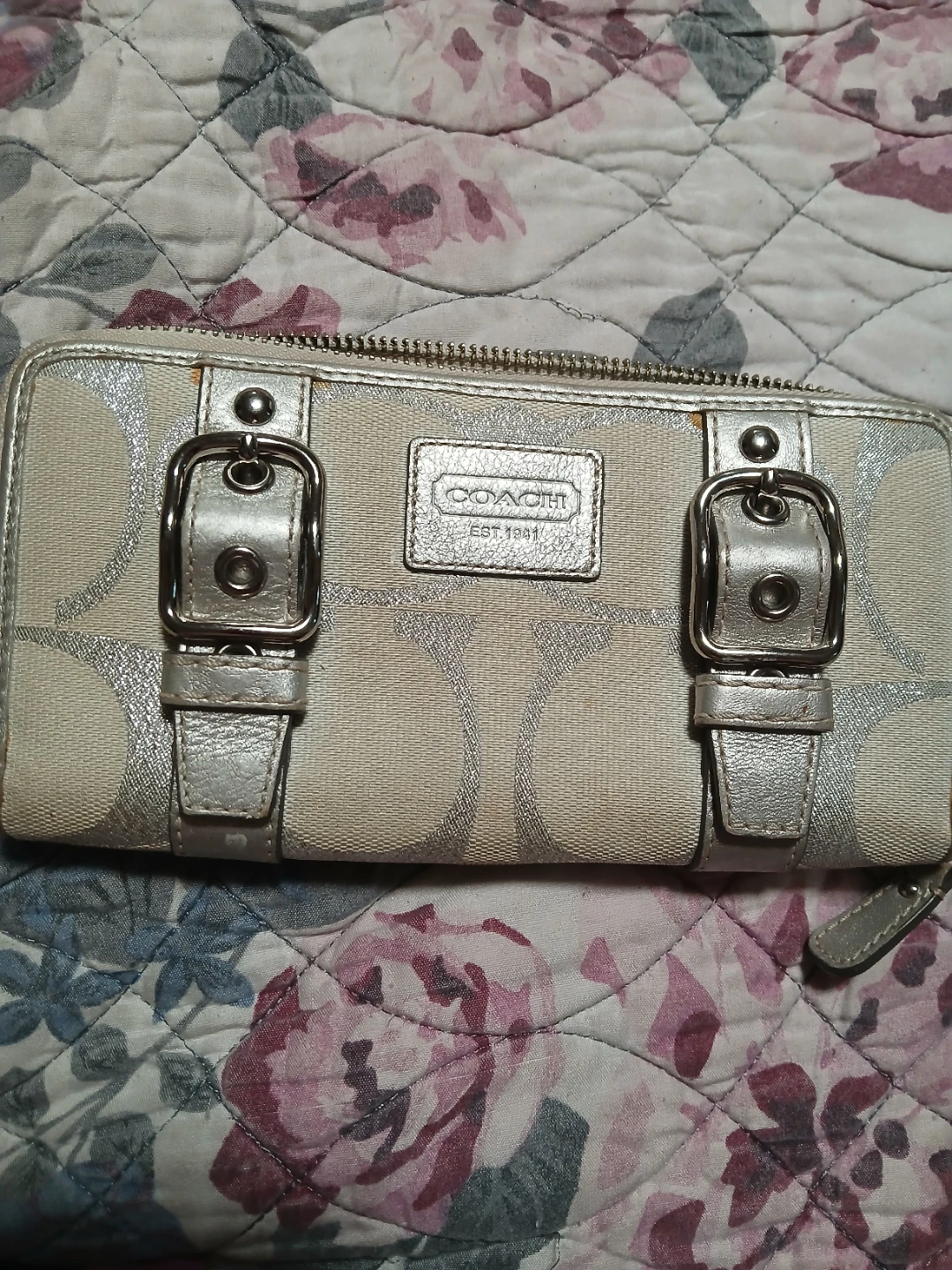 Coach Zip Around Wallet vintage firm