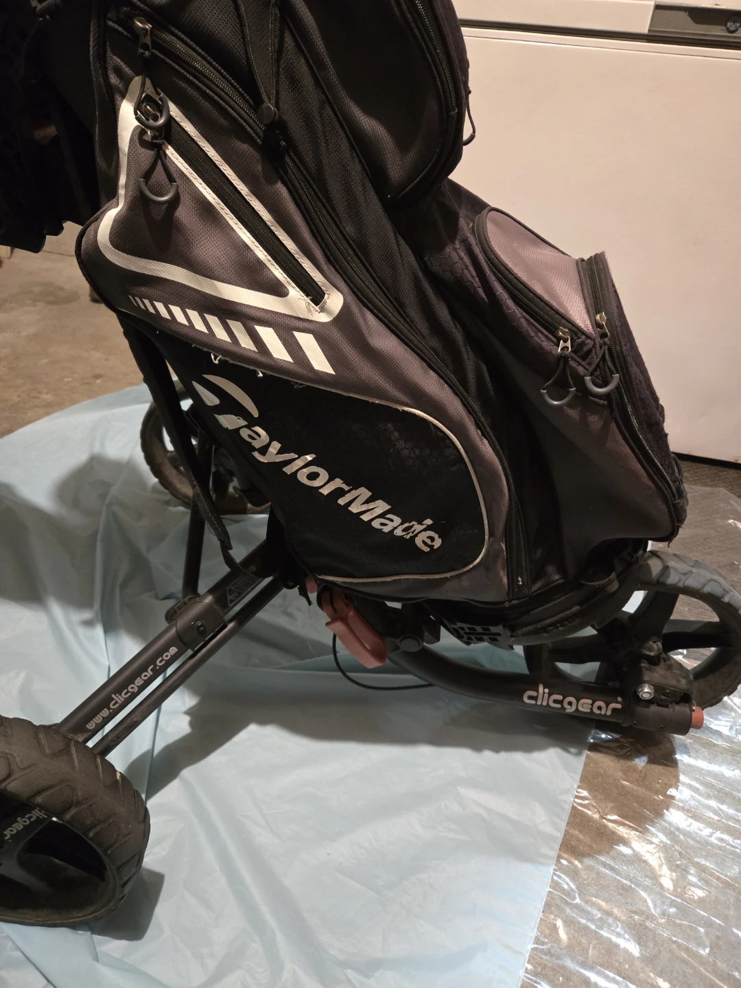 Black Taylormade Stand Bag And Clicgear Pull Cart - photo 5