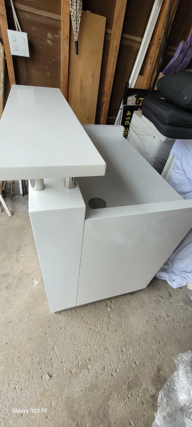 White Modern Reception Desk - photo 2