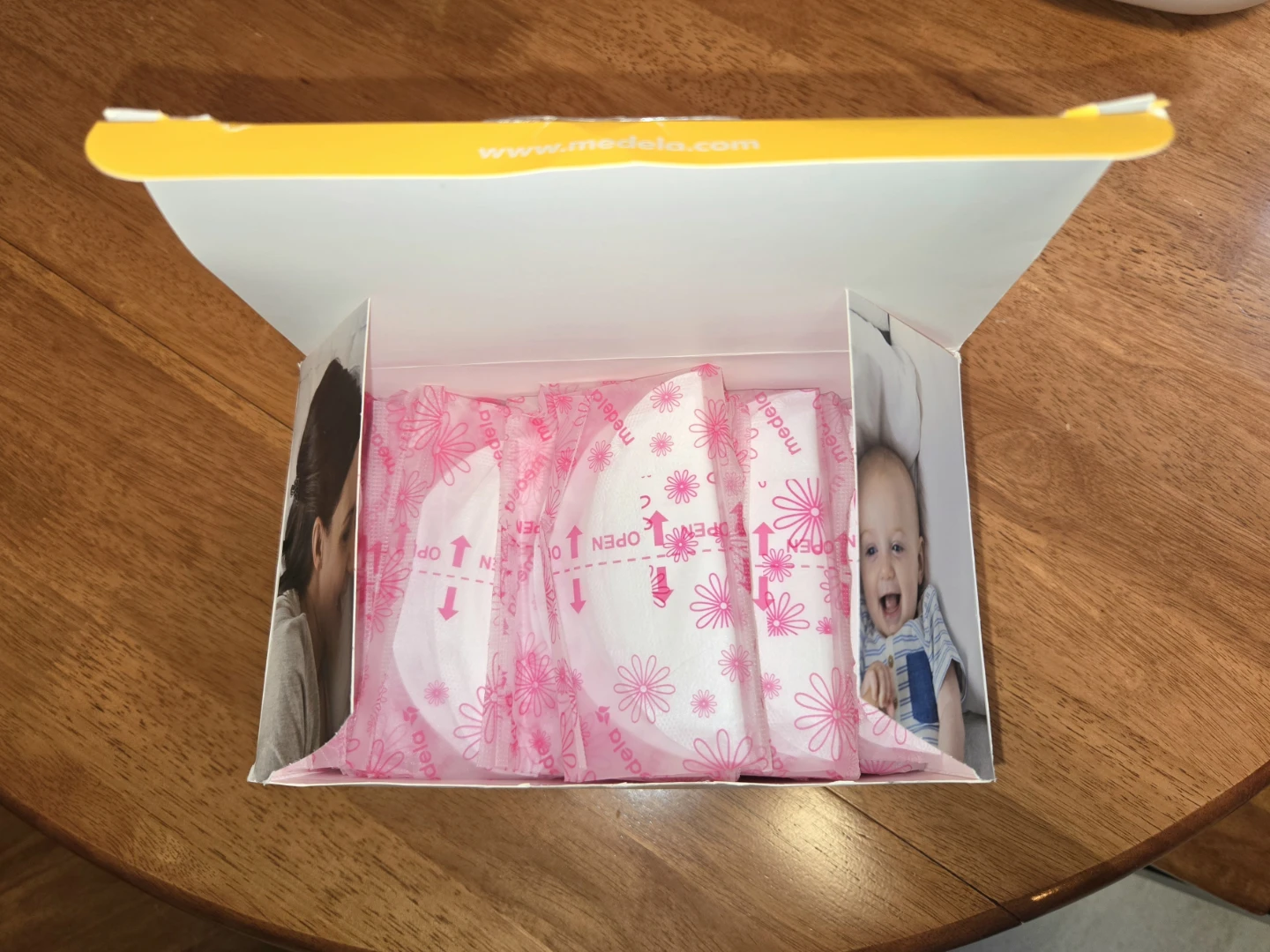 Medela Safe & Dry Ultra thin Disposable Nursing Pads - photo 2