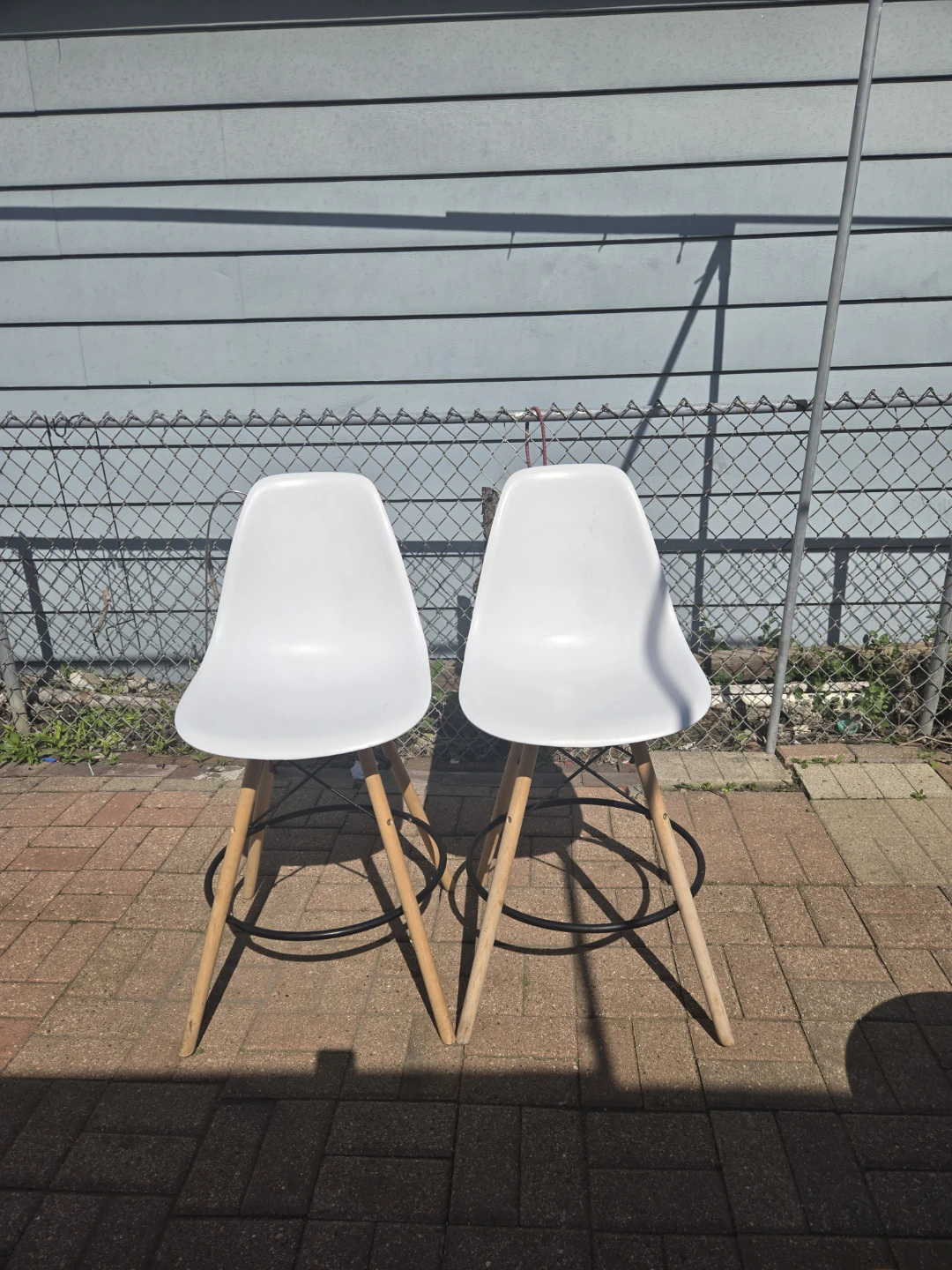 Set of 2 White Bar Stools with Wood Legs - photo 4