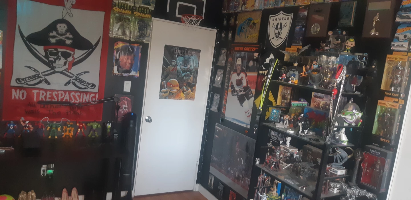 ⭐GARAGE SALE/APARTMENT SALE - EVERYTHING MUST GO! GREAT DEALS!⭐ - photo 3