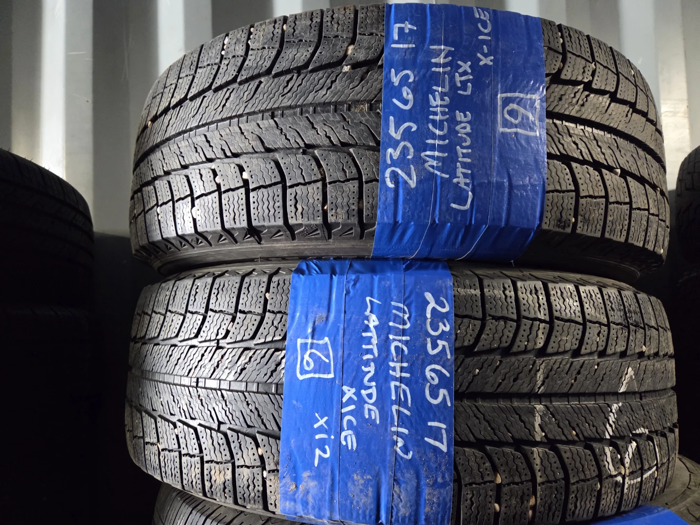 Michelin Latitude X-Ice 235/65R17 Snow Tires