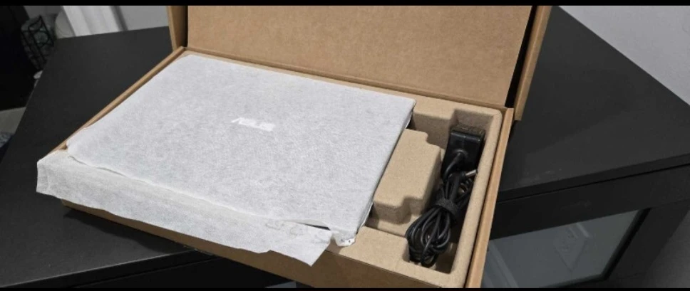 ASUS LAPTOP NOTEBOOK L210K. ALMOST NEW..pick up in alliston - photo 2