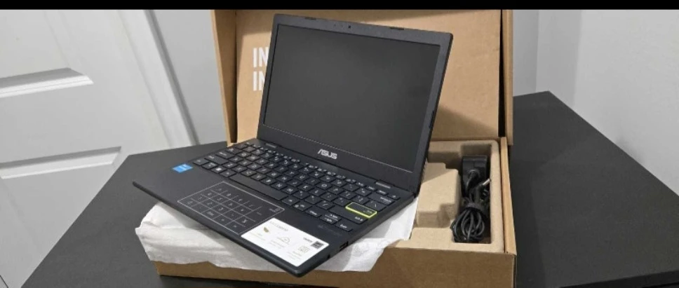 ASUS LAPTOP NOTEBOOK L210K. ALMOST NEW..pick up in alliston - photo 4