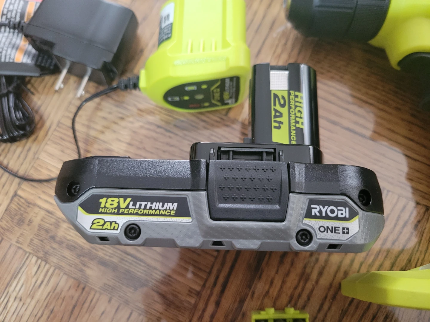 NEW Ryobi 18V 3/8" Drill/Driver Kit with a Battery & Accessories - photo 3