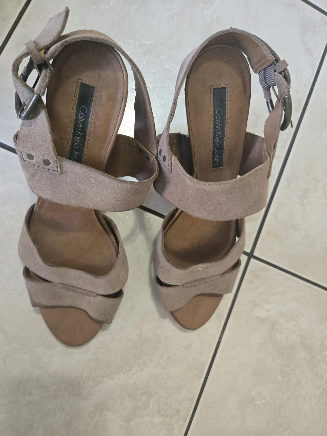 Calvin Klein Jeans Beige Suede Block Heel Sandals - photo 3