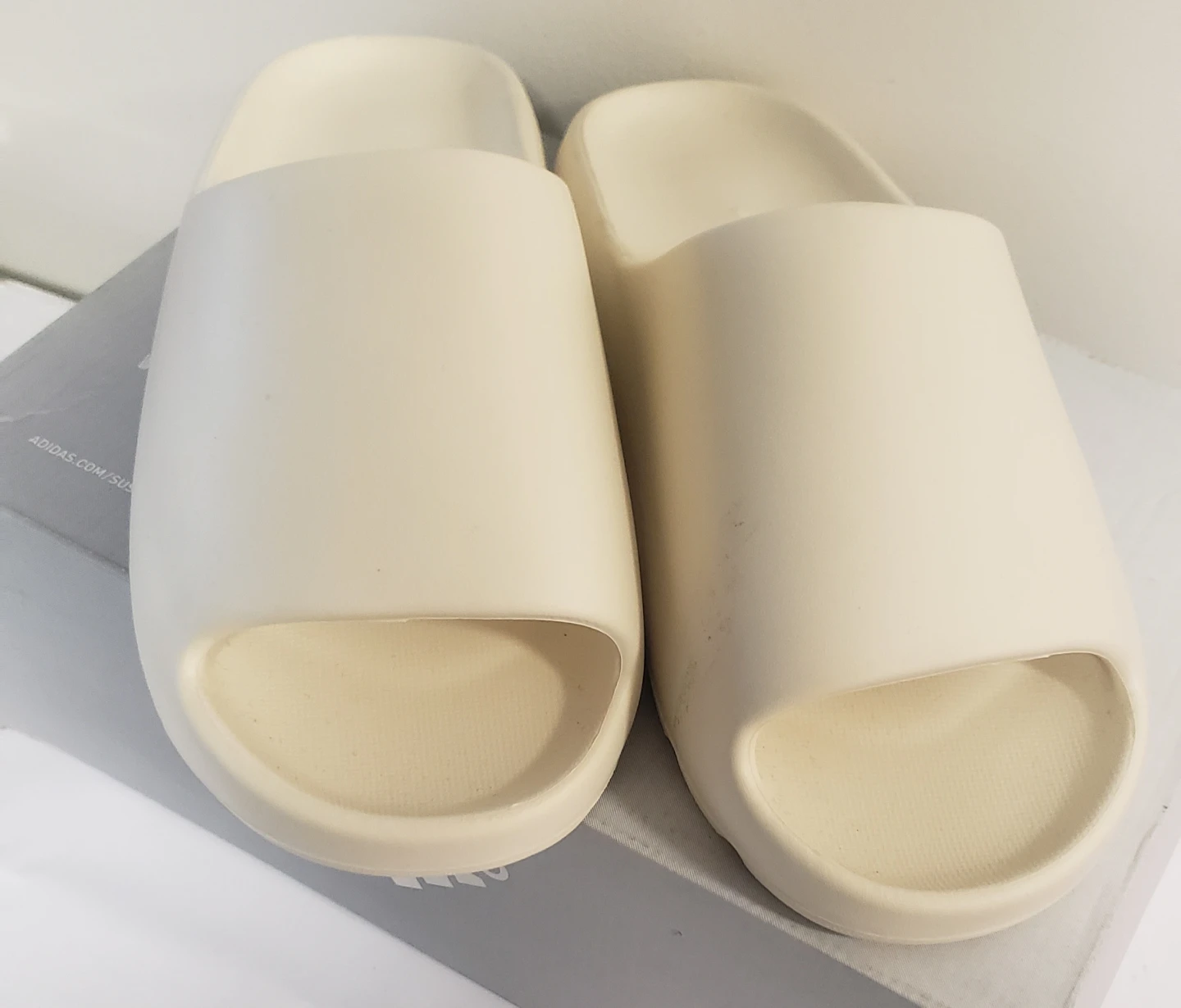 Brand New Beige Women's Sleepers Size 48-49 - photo 2