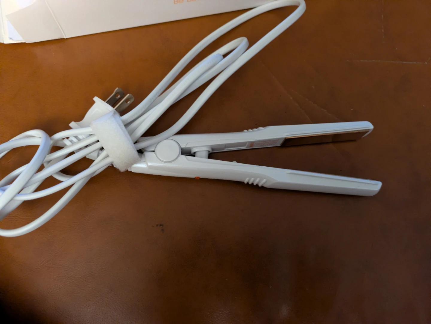 AMAXY Mini Hair Straightener White