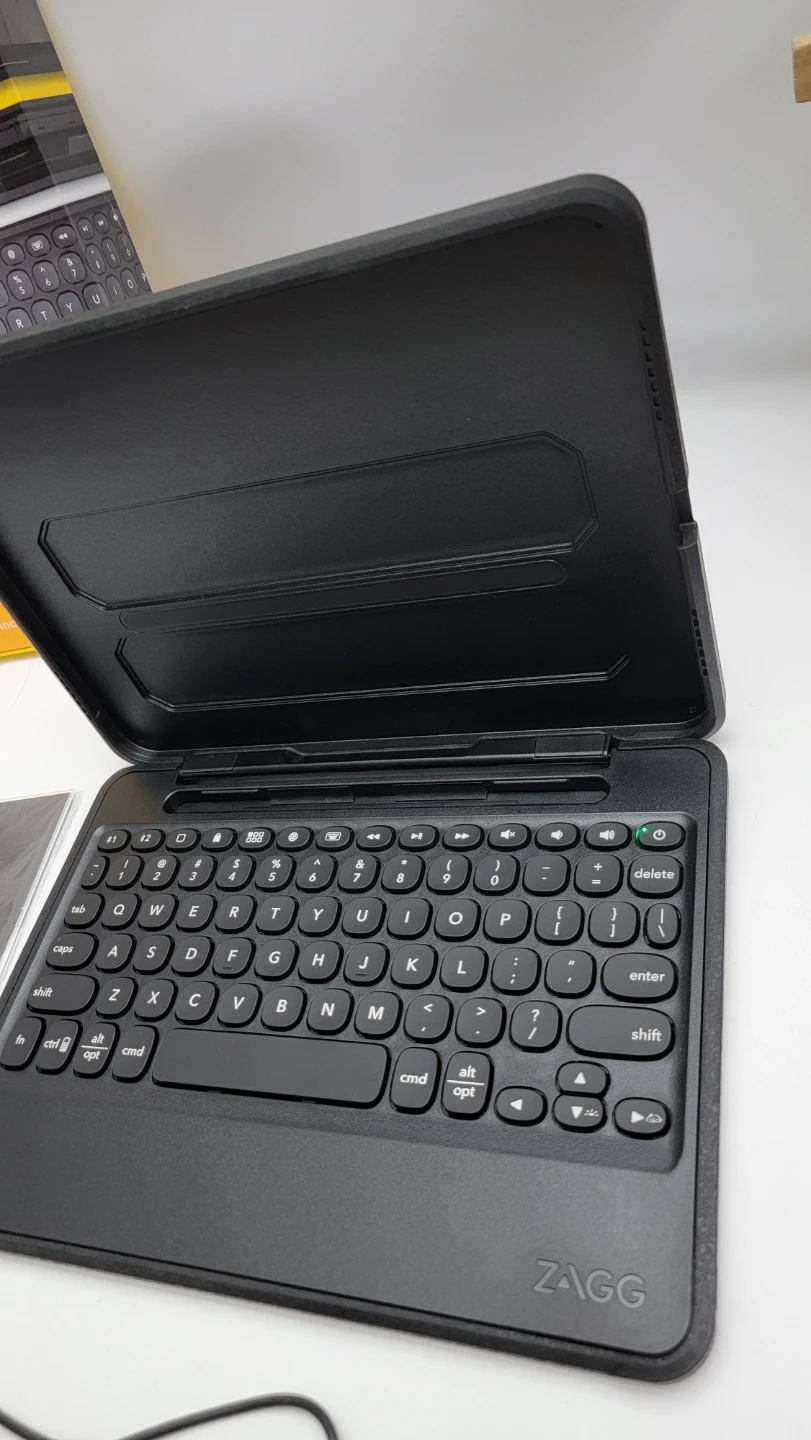 ZAGG Rugged Book iPad 10th Gen 10.9" Wireless Backlit Keyboard - photo 3